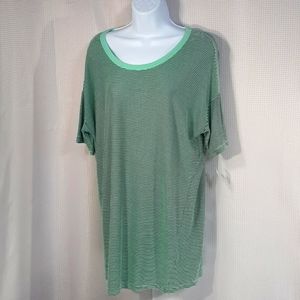 3/$25 Maronie NWT Top, Sz L